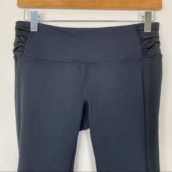 UNDER ARMOUR Hot Class Athletic Yoga Crop Leggings Workout Tights Casual - Picture 3 of 8